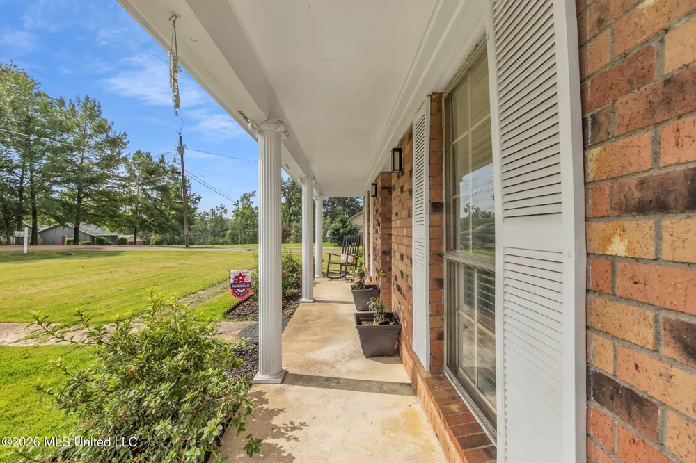 202 Moore Drive Batesville, MS 38606