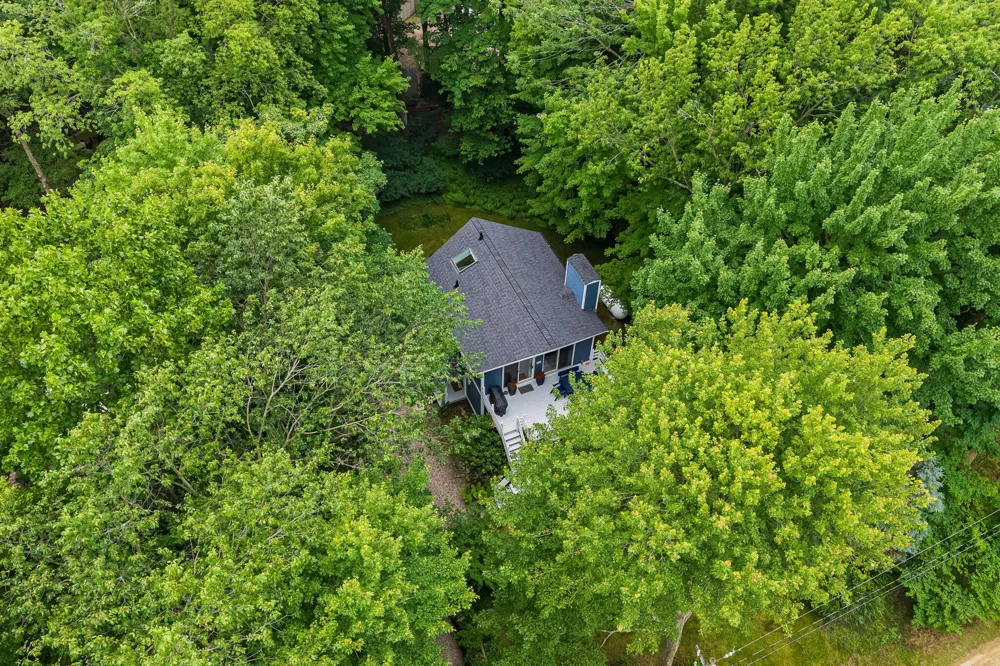 7126 Ridgeway Street Fennville, MI 49408