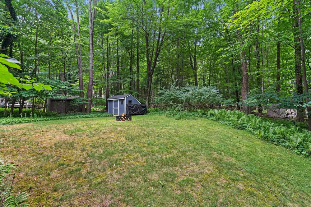 7126 Ridgeway Street Fennville, MI 49408