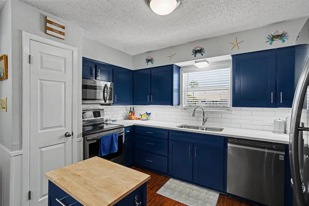 897 Bonita Street Bayou Vista, TX 77563