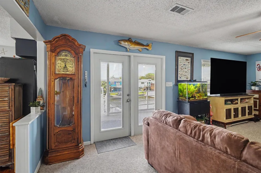897 Bonita Street Bayou Vista, TX 77563