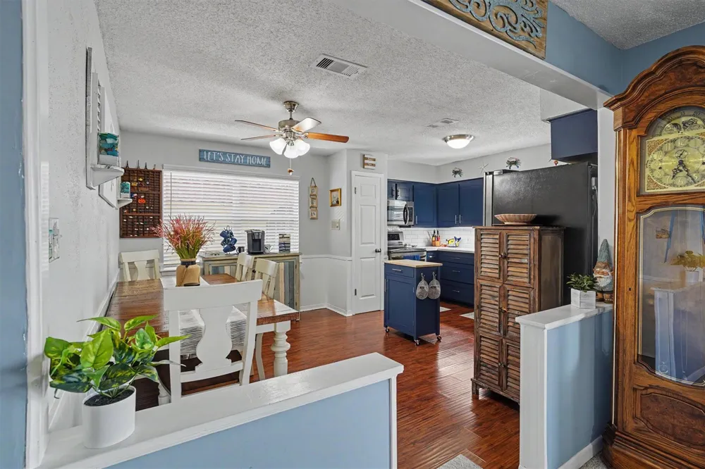 897 Bonita Street Bayou Vista, TX 77563