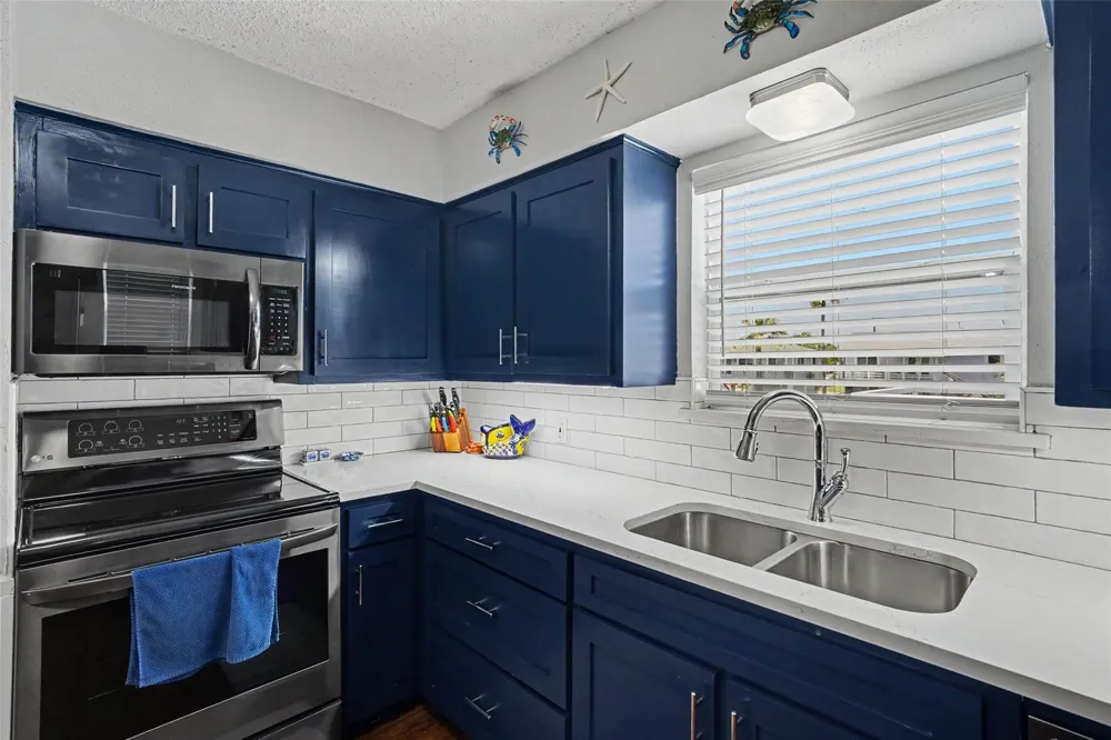 897 Bonita Street Bayou Vista, TX 77563