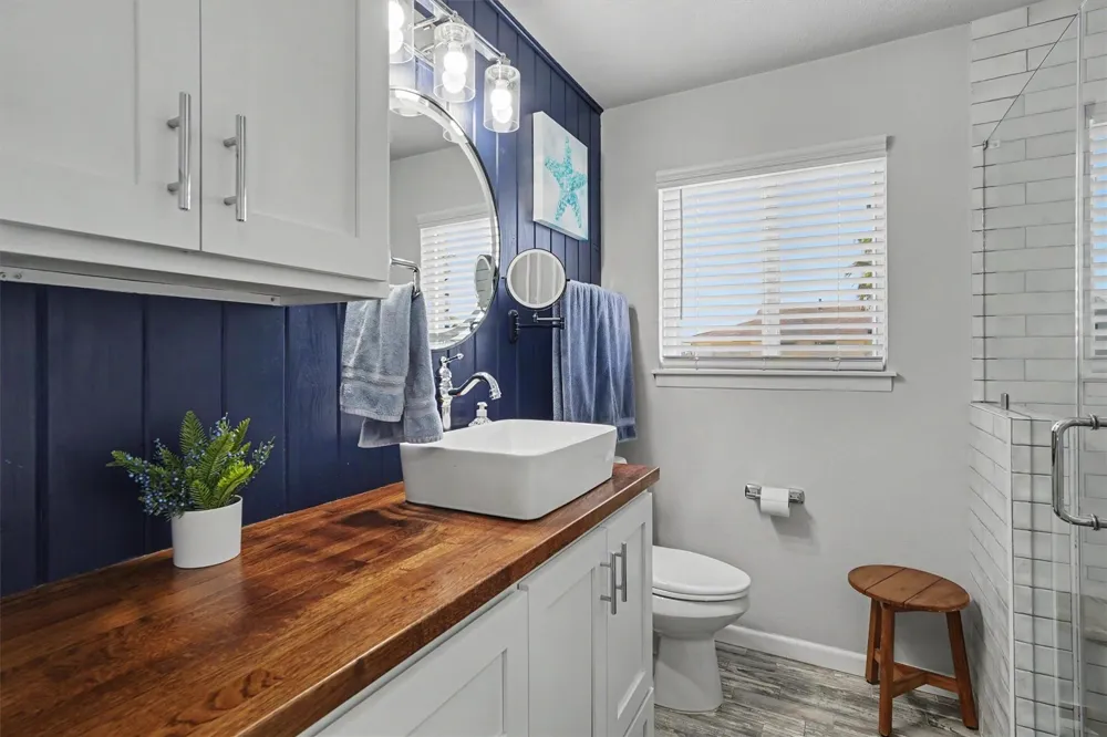 897 Bonita Street Bayou Vista, TX 77563