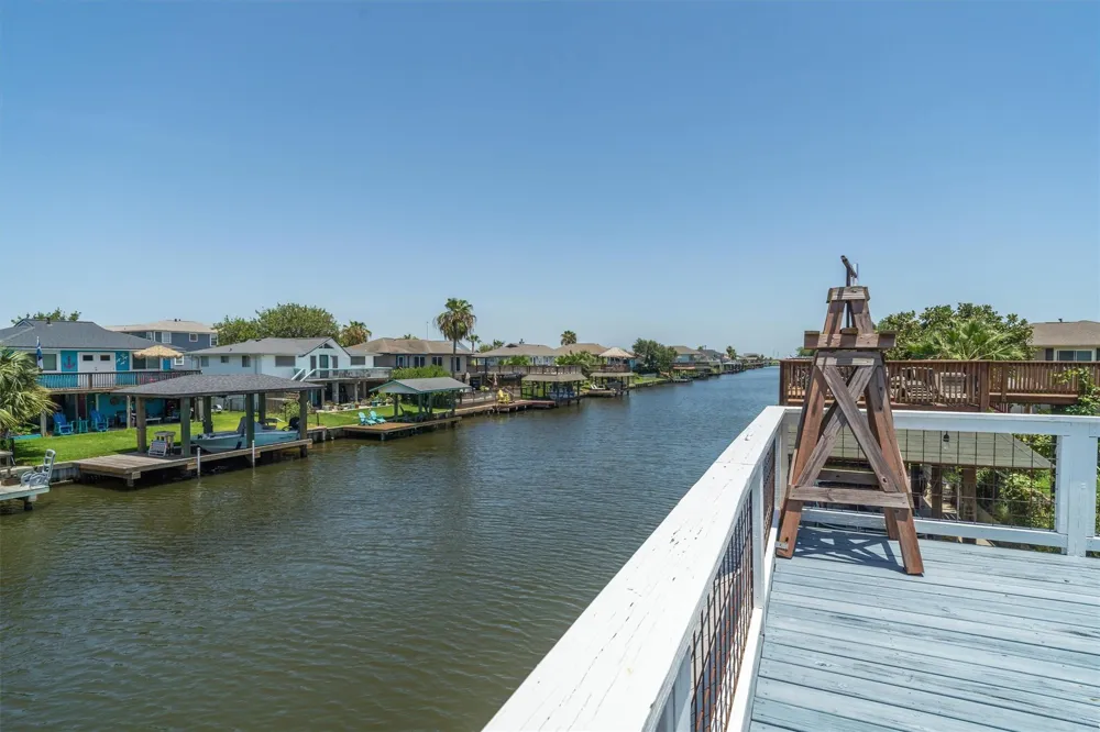 897 Bonita Street Bayou Vista, TX 77563