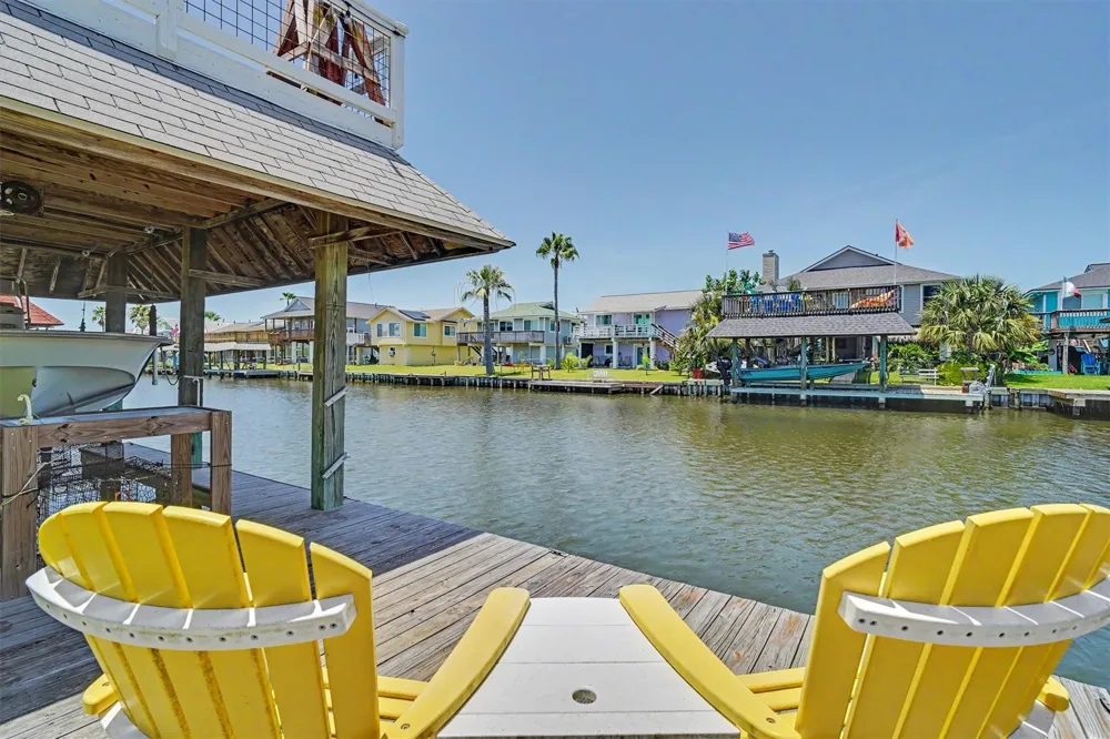 897 Bonita Street Bayou Vista, TX 77563