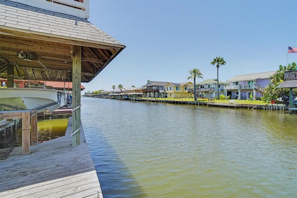 897 Bonita Street Bayou Vista, TX 77563