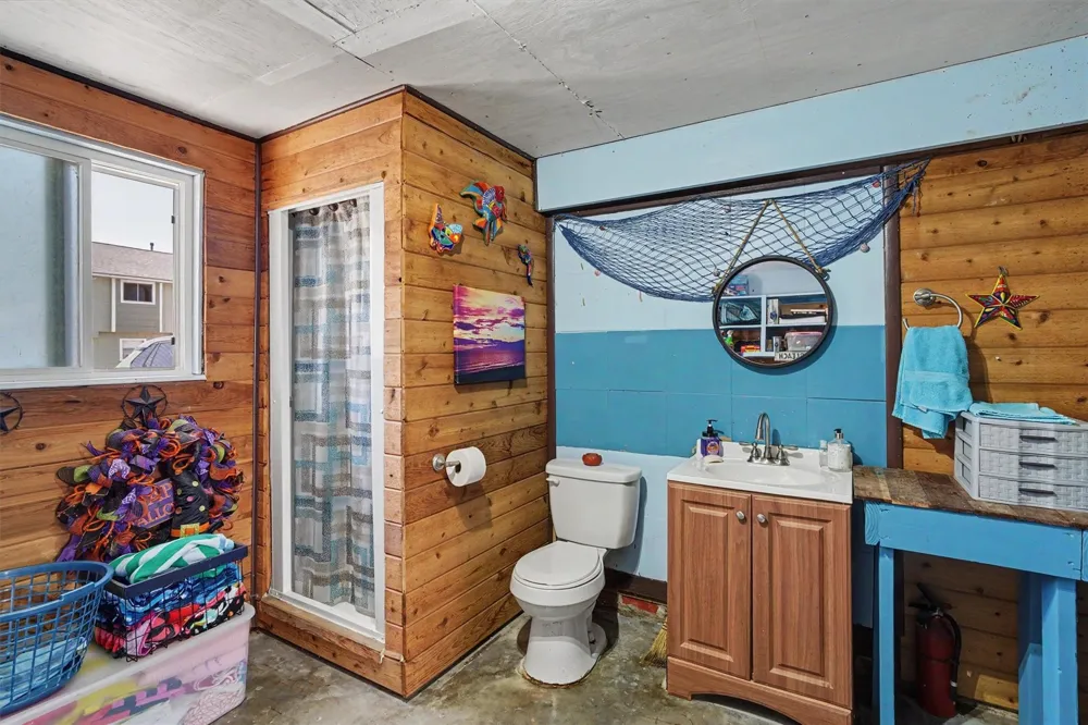 897 Bonita Street Bayou Vista, TX 77563