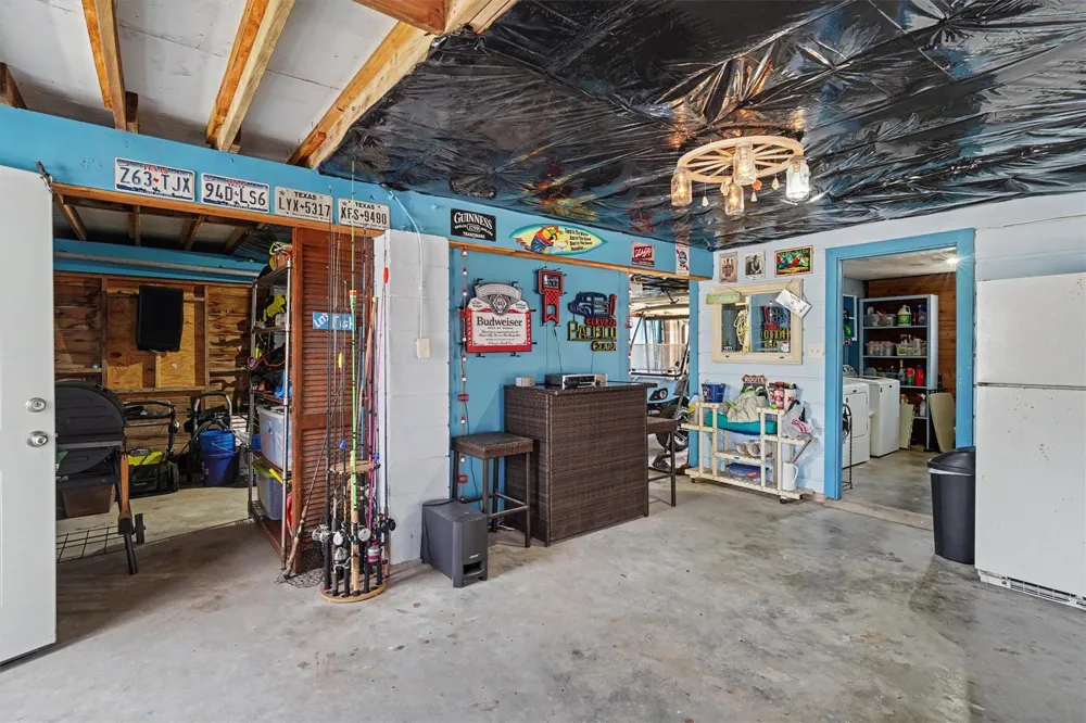 897 Bonita Street Bayou Vista, TX 77563