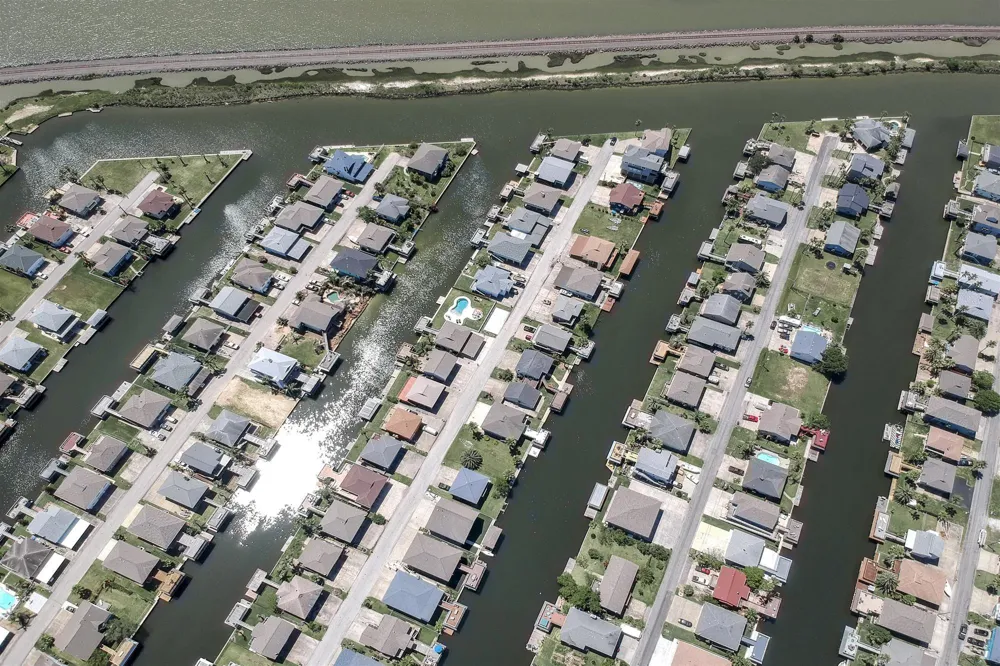 897 Bonita Street Bayou Vista, TX 77563