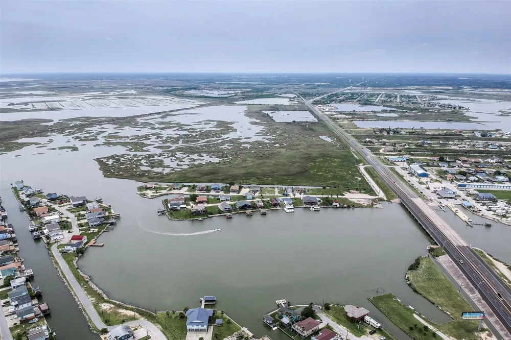 897 Bonita Street Bayou Vista, TX 77563