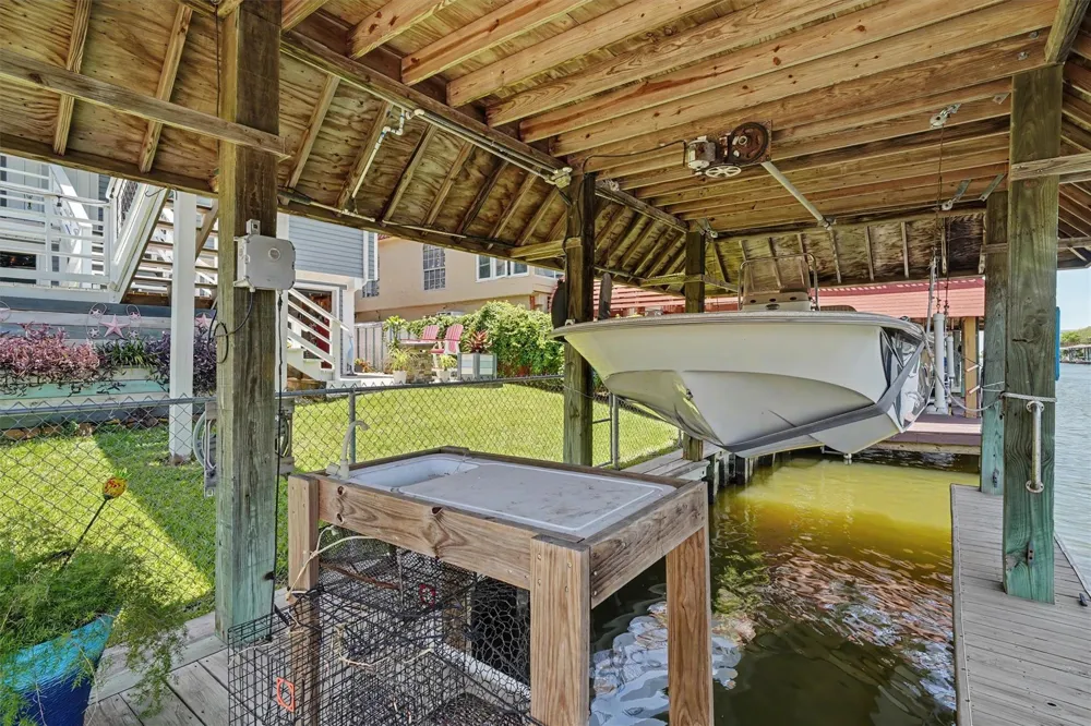 897 Bonita Street Bayou Vista, TX 77563