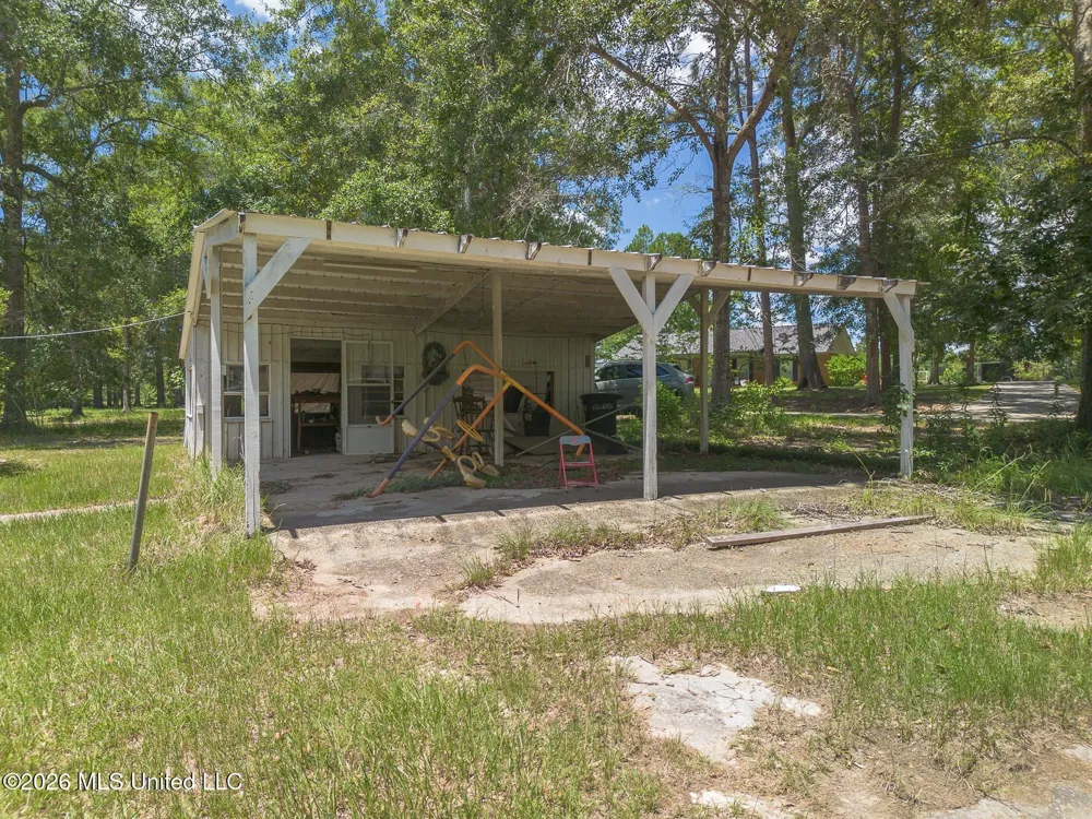 2229 Perkinston-silver Run Road Perkinston, MS 39573