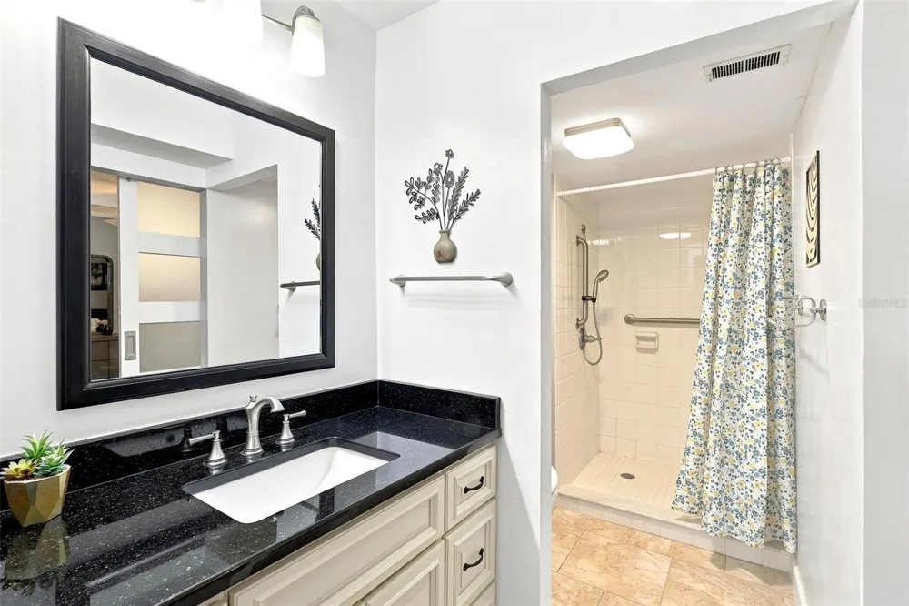 1130 LAKE PARKER AVENUE #A205 Lakeland, FL 33805