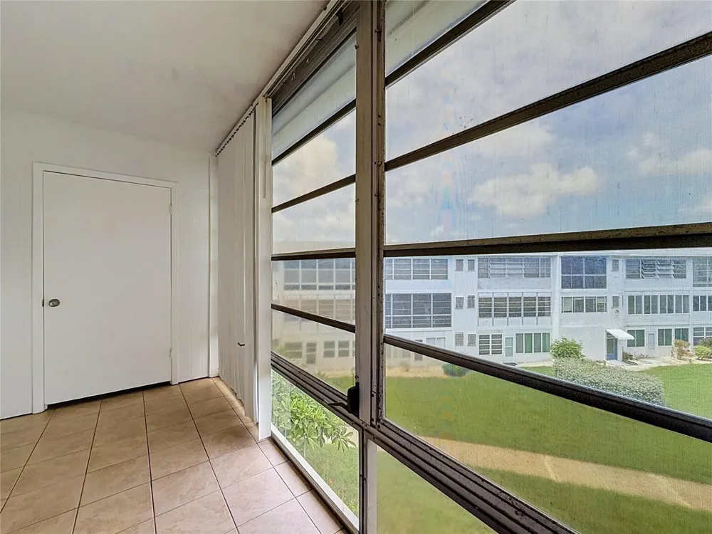 8101 113TH STREET #309 Seminole, FL 33772