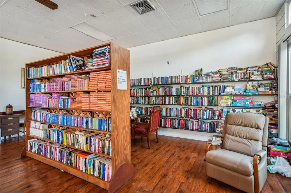 8101 113TH STREET #309 Seminole, FL 33772
