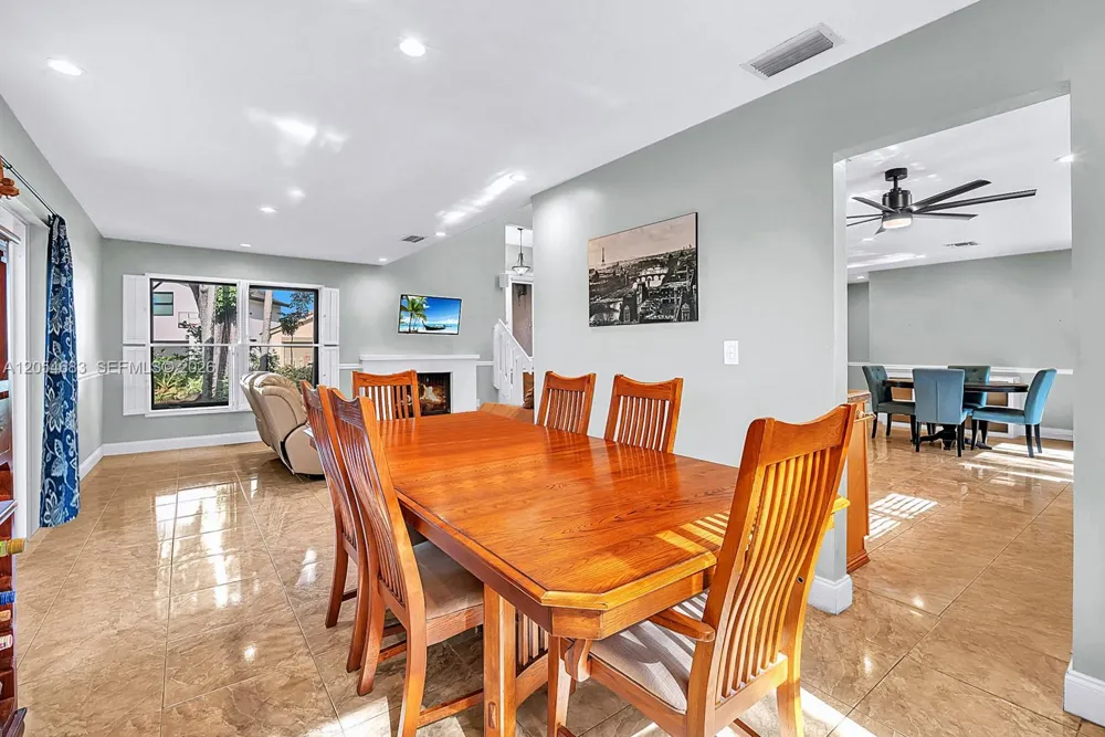 42 Birch Dr Cooper City, FL 33026