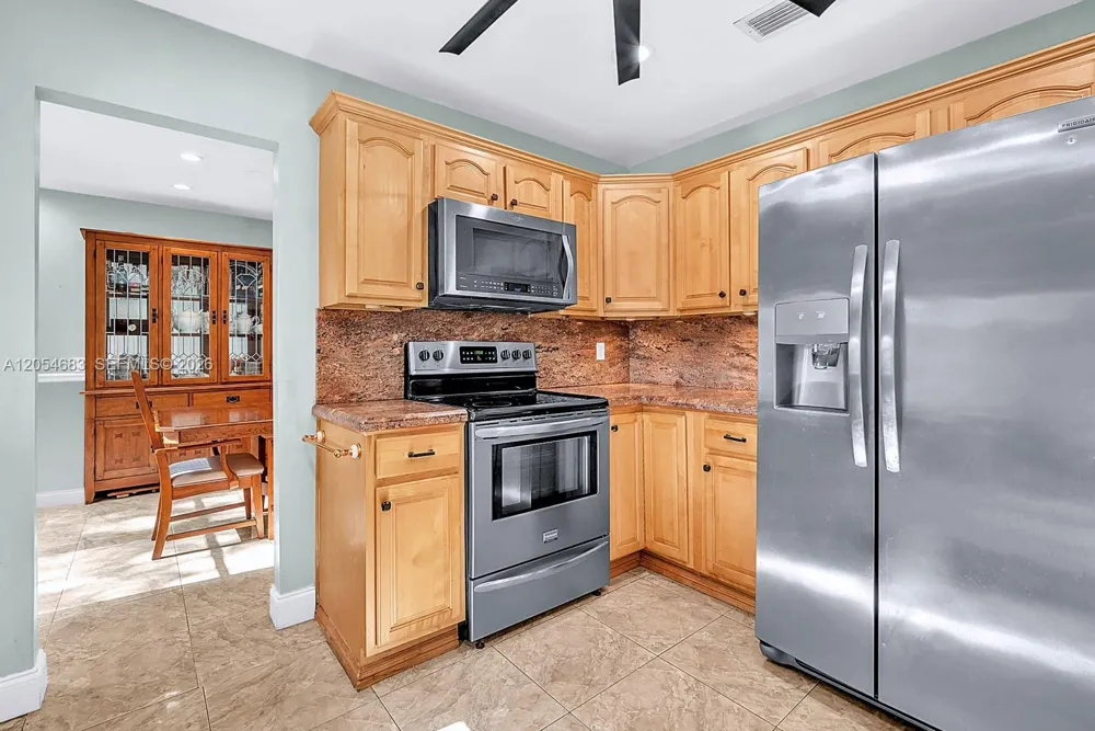 42 Birch Dr Cooper City, FL 33026