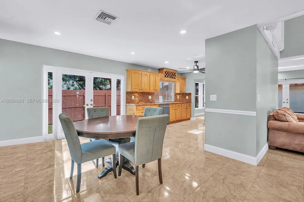 42 Birch Dr Cooper City, FL 33026