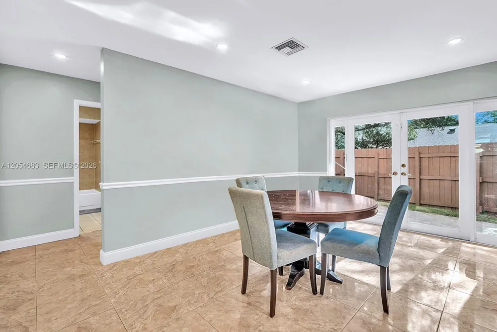42 Birch Dr Cooper City, FL 33026