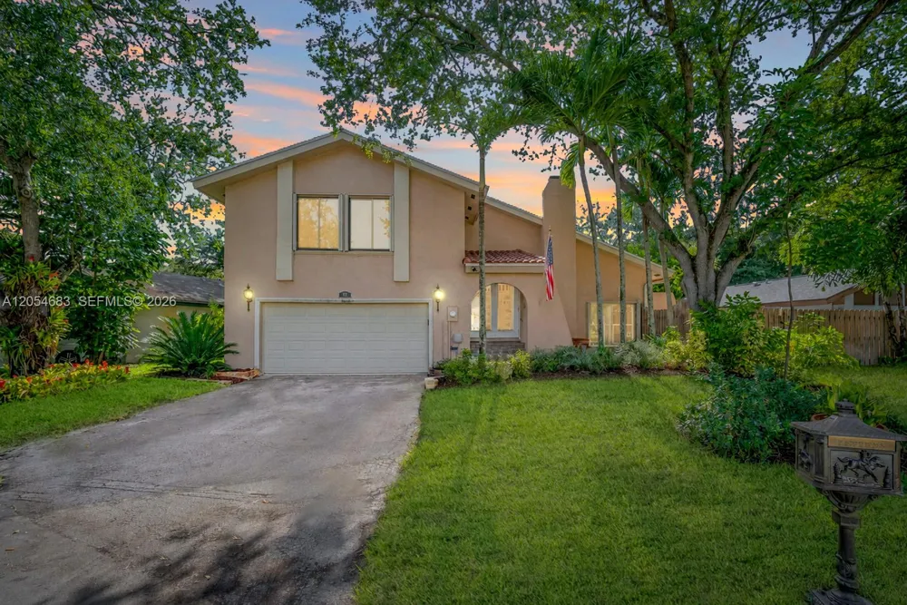 42 Birch Dr Cooper City, FL 33026