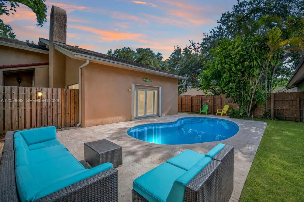 42 Birch Dr Cooper City, FL 33026