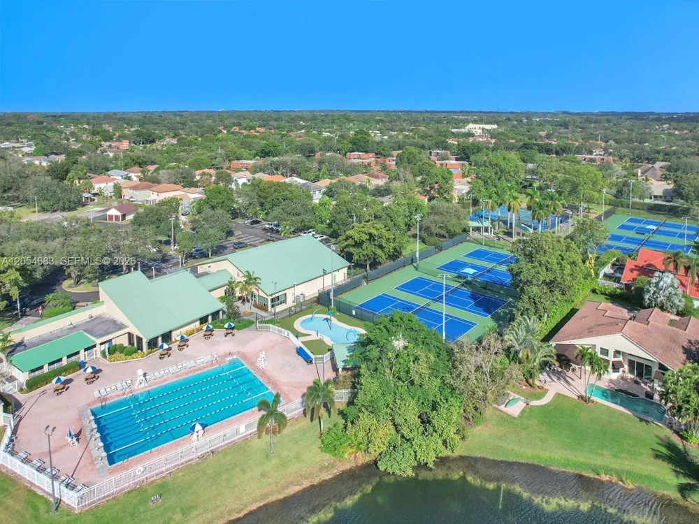 42 Birch Dr Cooper City, FL 33026