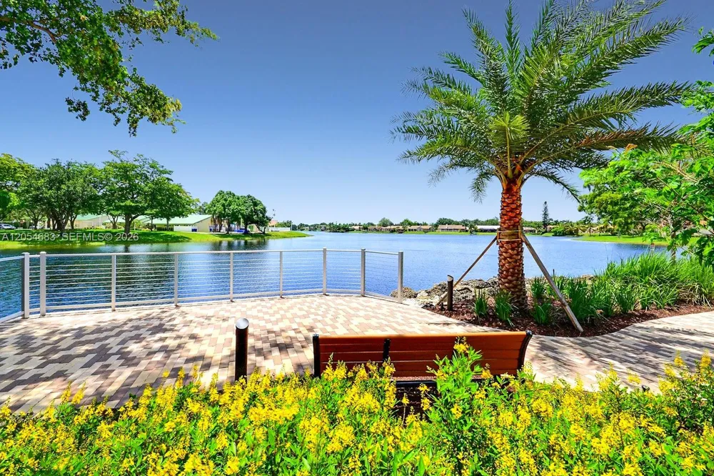 42 Birch Dr Cooper City, FL 33026