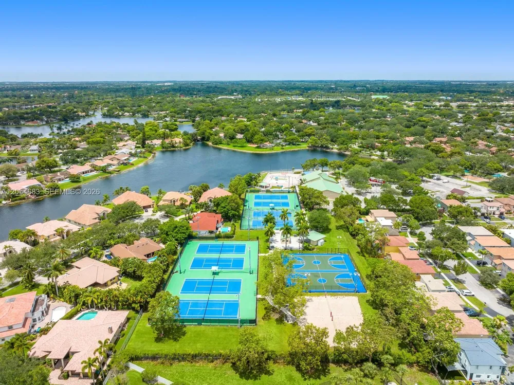 42 Birch Dr Cooper City, FL 33026