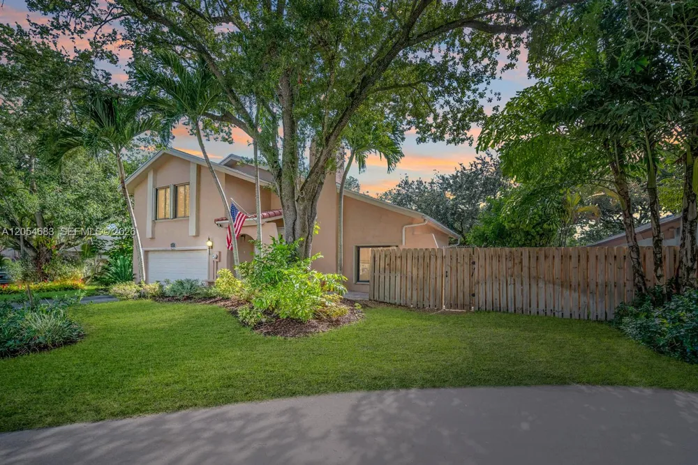 42 Birch Dr Cooper City, FL 33026