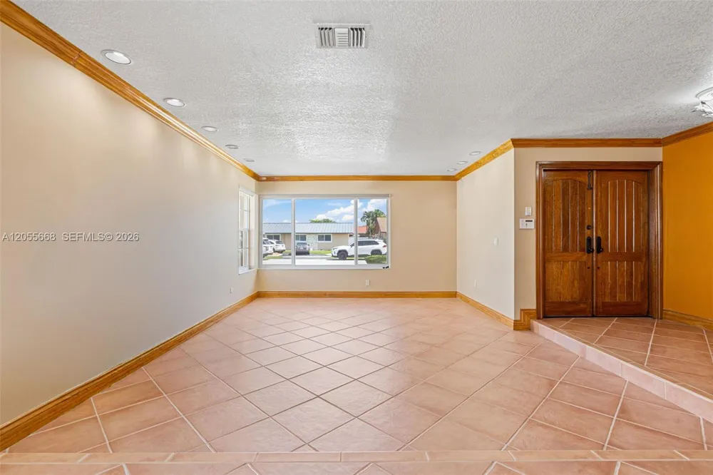 13390 SW 1st St Miami, FL 33184