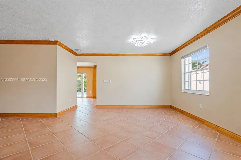 13390 SW 1st St Miami, FL 33184