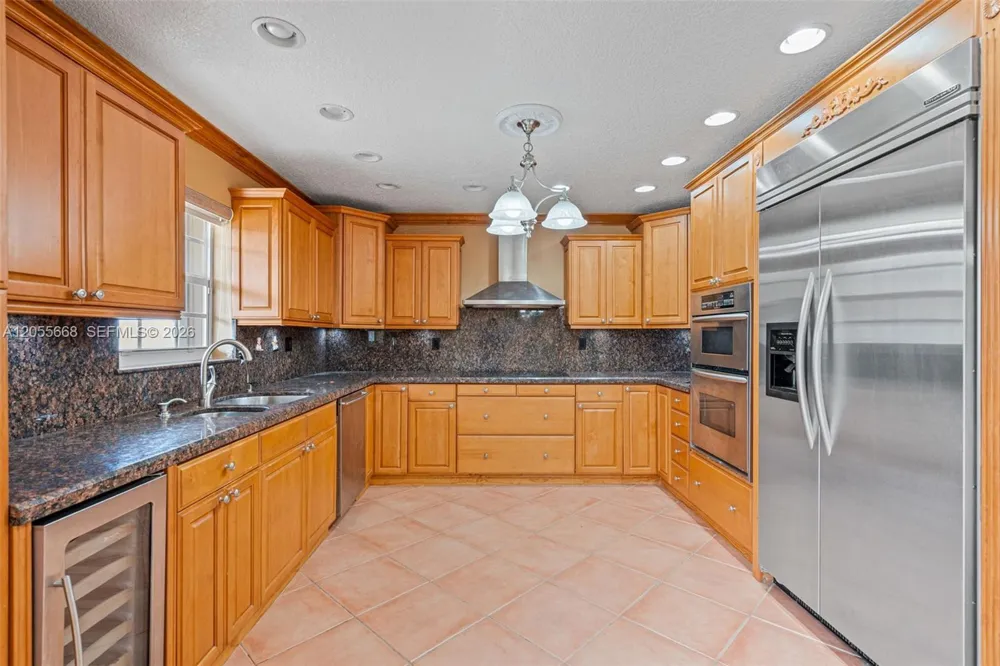 13390 SW 1st St Miami, FL 33184
