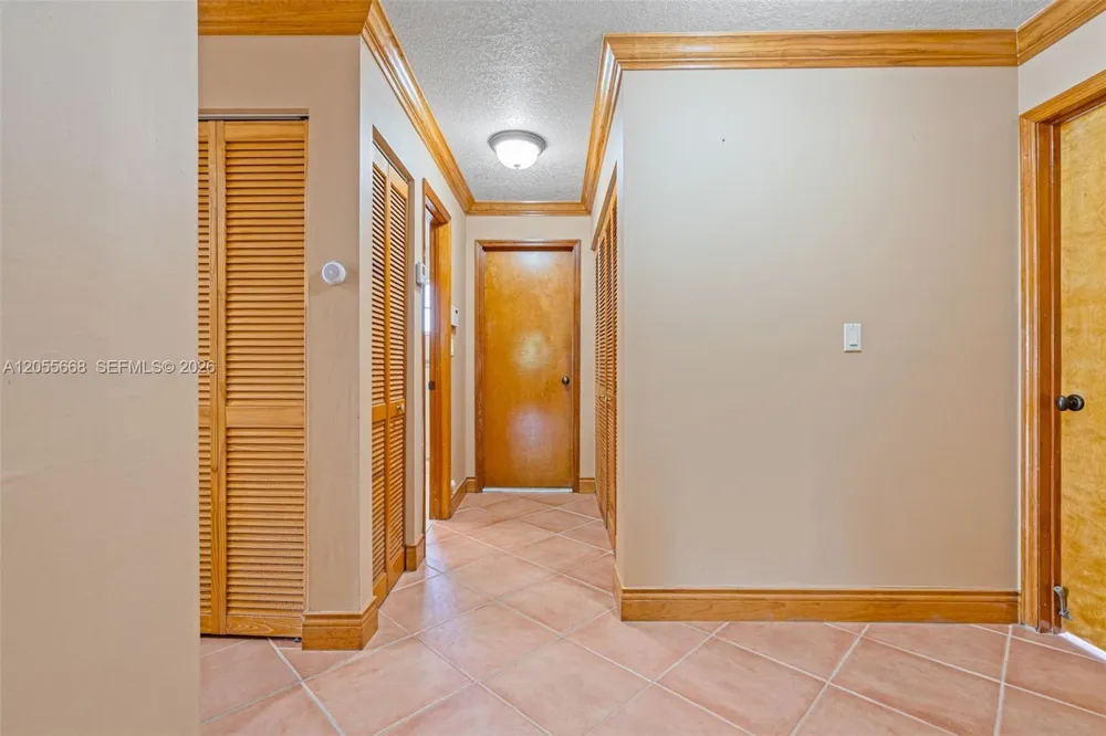 13390 SW 1st St Miami, FL 33184