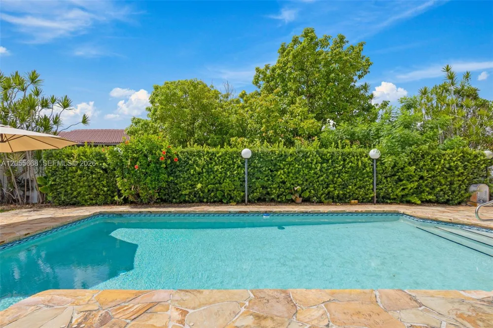 13390 SW 1st St Miami, FL 33184