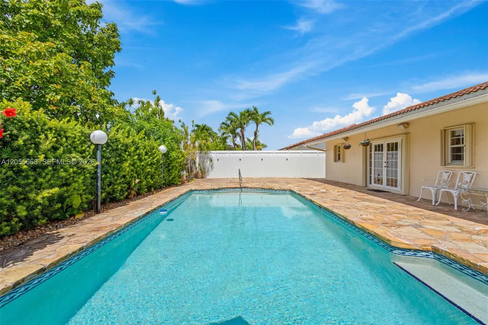 13390 SW 1st St Miami, FL 33184