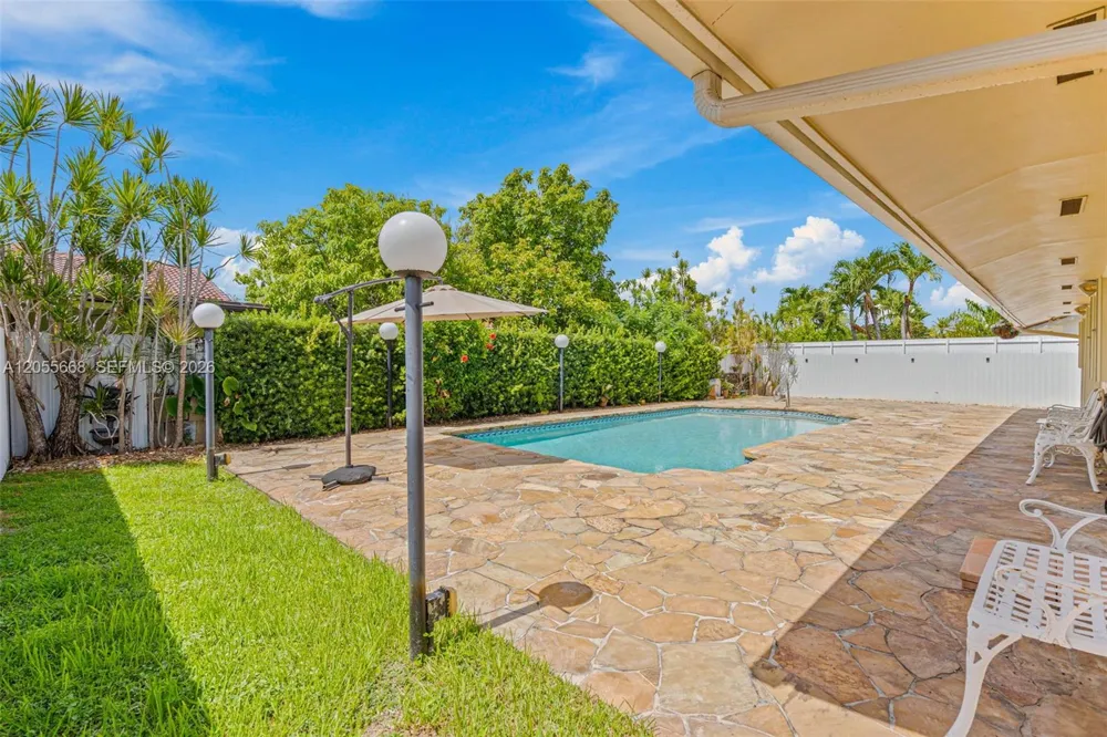 13390 SW 1st St Miami, FL 33184