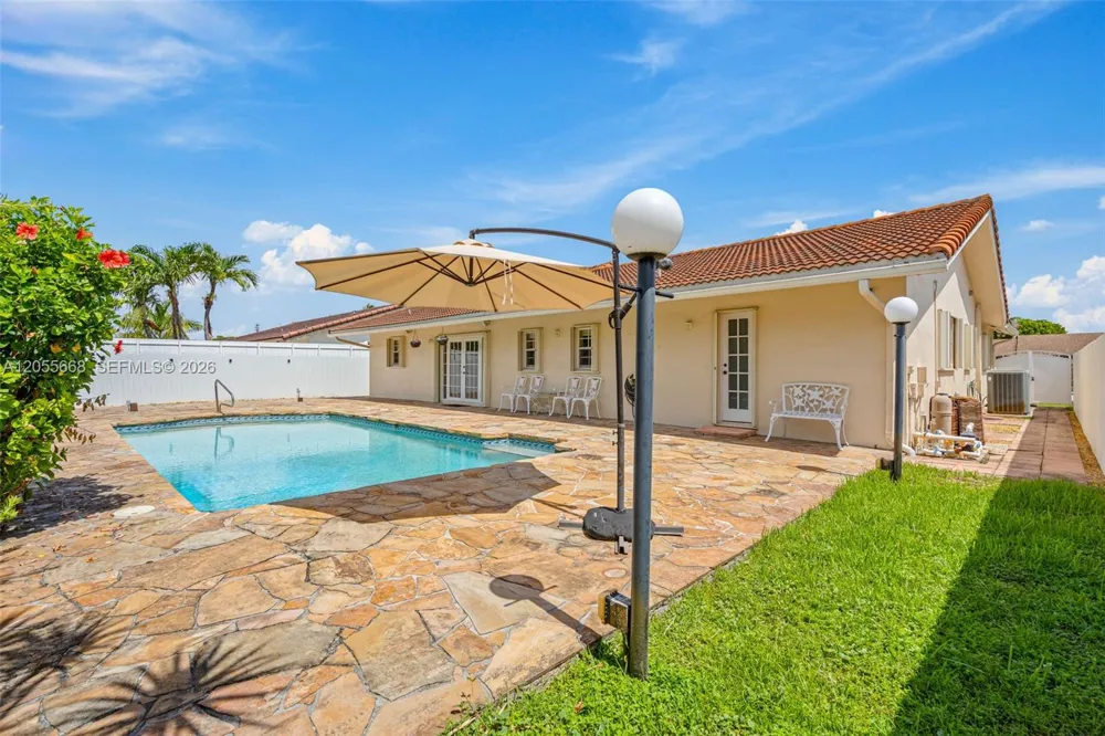 13390 SW 1st St Miami, FL 33184