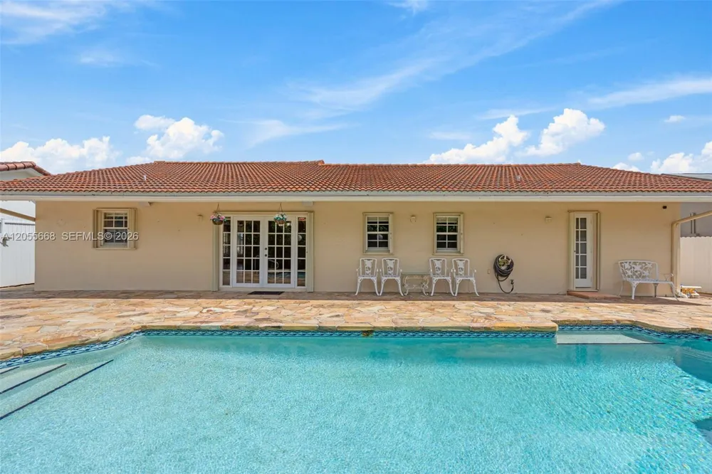 13390 SW 1st St Miami, FL 33184