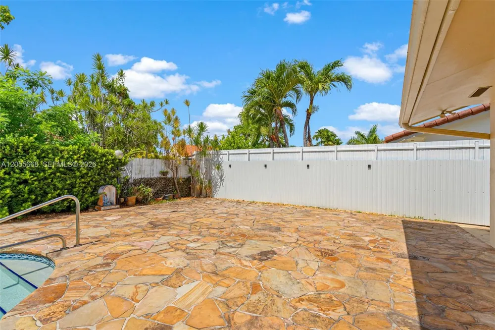 13390 SW 1st St Miami, FL 33184