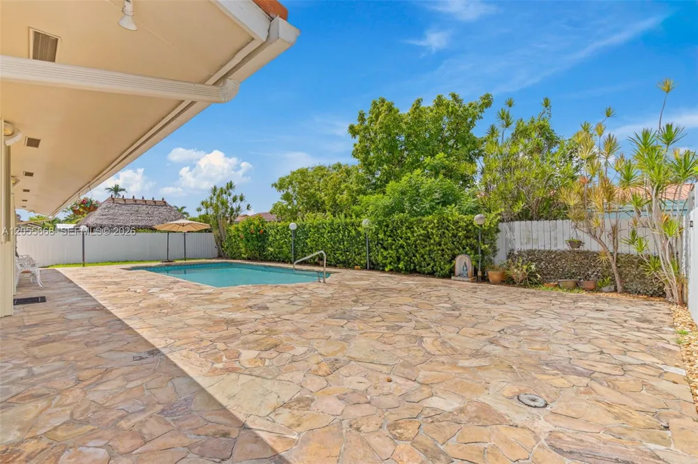 13390 SW 1st St Miami, FL 33184