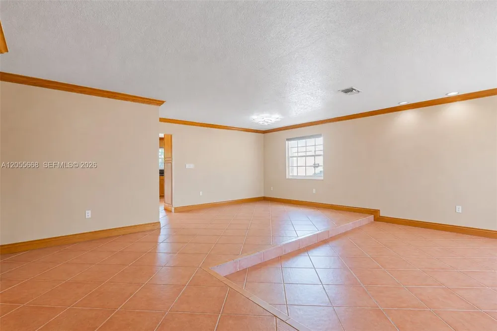 13390 SW 1st St Miami, FL 33184