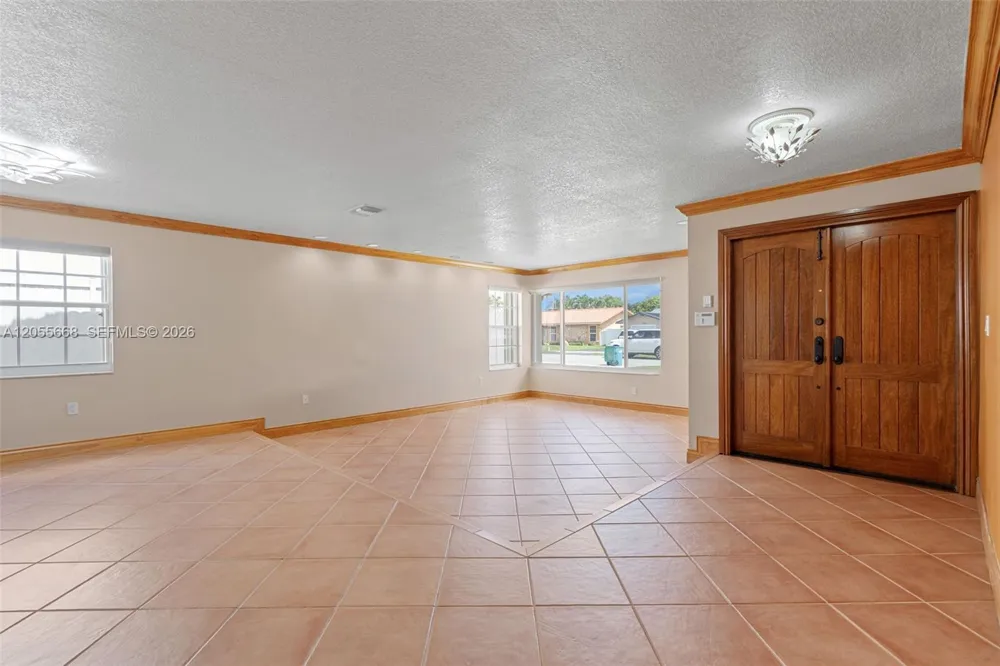 13390 SW 1st St Miami, FL 33184