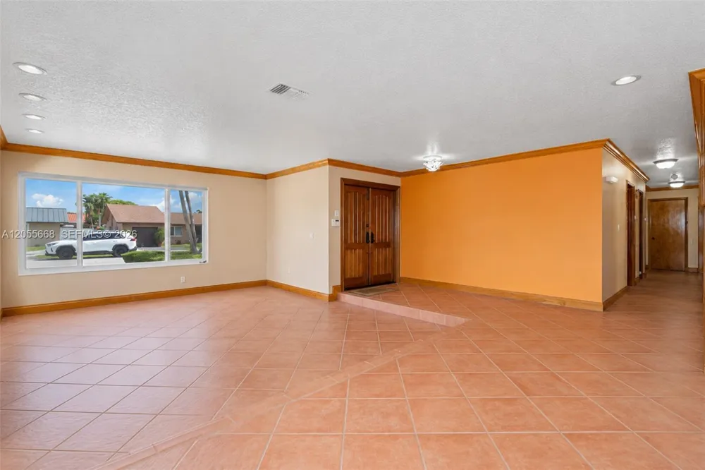 13390 SW 1st St Miami, FL 33184