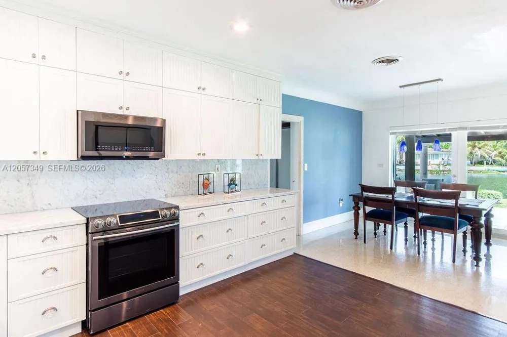 5711 SW 64th Ave South Miami, FL 33143