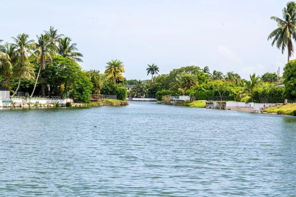 5711 SW 64th Ave South Miami, FL 33143