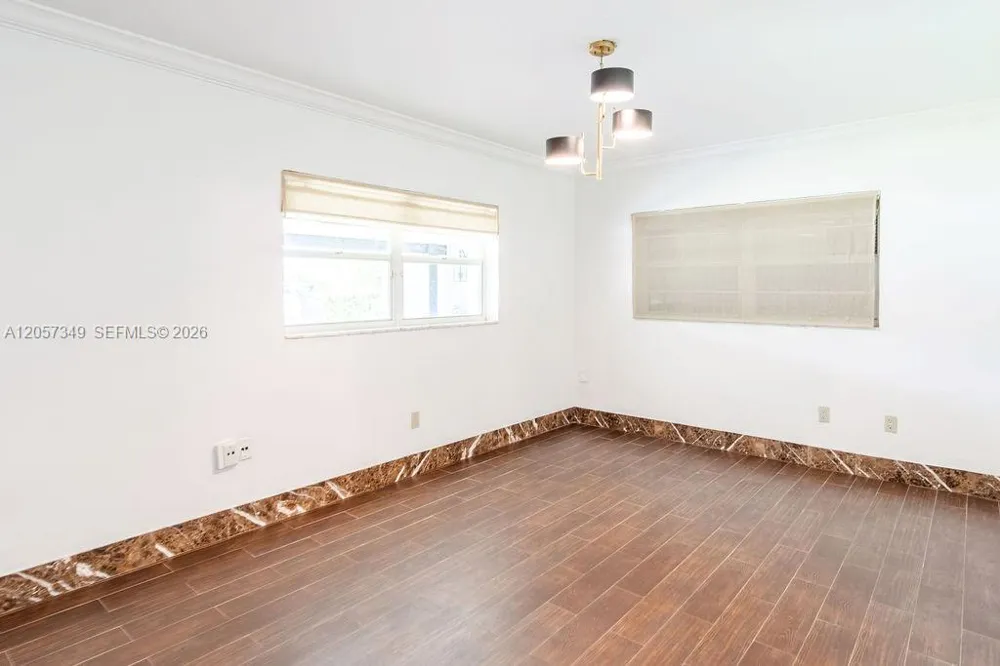 5711 SW 64th Ave South Miami, FL 33143