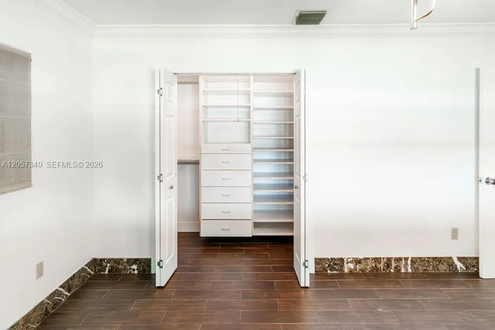 5711 SW 64th Ave South Miami, FL 33143