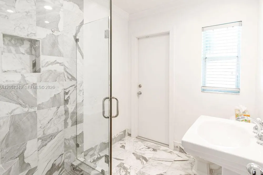 5711 SW 64th Ave South Miami, FL 33143