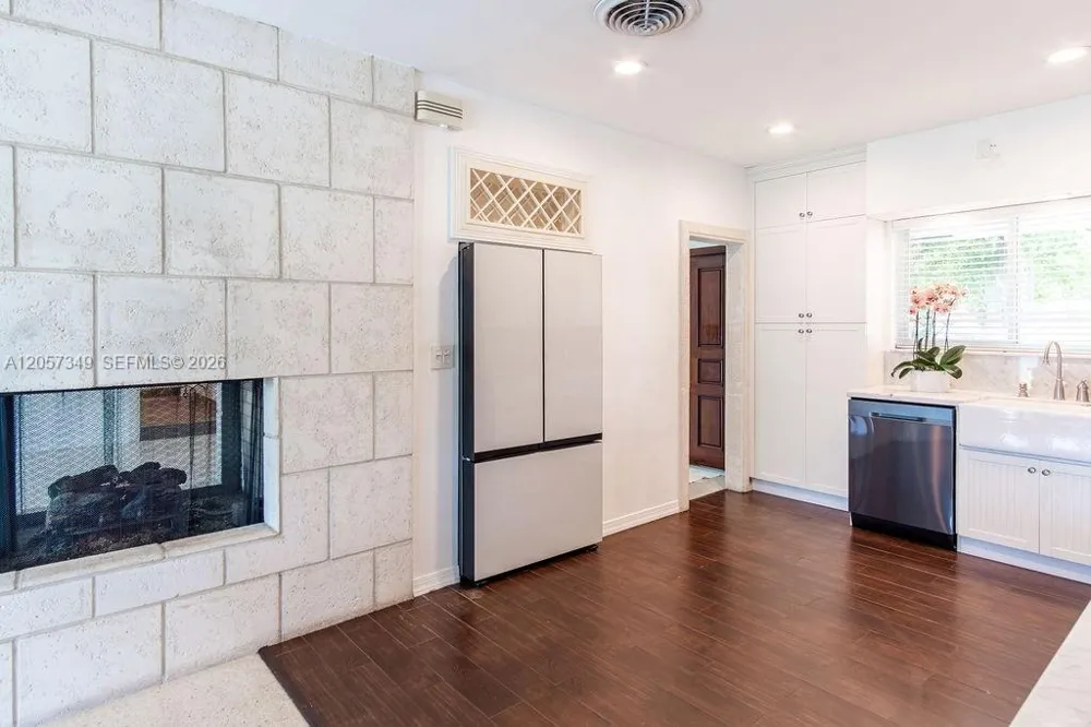 5711 SW 64th Ave South Miami, FL 33143